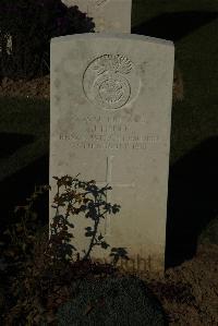 Caterpillar Valley Cemetery Longueval - Hunt, J