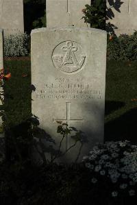 Caterpillar Valley Cemetery Longueval - Hunt, R L G