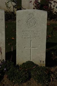 Caterpillar Valley Cemetery Longueval - Huxley, H W F