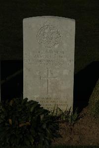 Caterpillar Valley Cemetery Longueval - Hynd, James