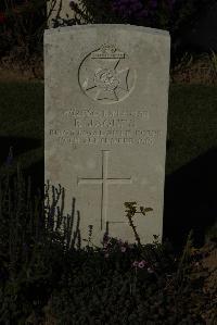 Caterpillar Valley Cemetery Longueval - Jaques, R