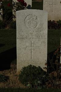 Caterpillar Valley Cemetery Longueval - Jones, Edward