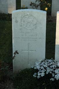 Caterpillar Valley Cemetery Longueval - Jones, W R