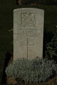 Caterpillar Valley Cemetery Longueval - Kane, R