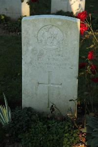 Caterpillar Valley Cemetery Longueval - Kings, E C