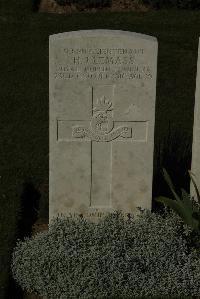 Caterpillar Valley Cemetery Longueval - Lemass, Herbert Justin