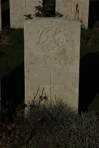 Caterpillar Valley Cemetery Longueval - Lena, J