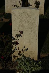 Caterpillar Valley Cemetery Longueval - Lench, Bernard Leslie