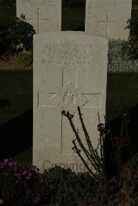 Caterpillar Valley Cemetery Longueval - Lynch, P