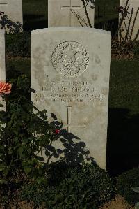 Caterpillar Valley Cemetery Longueval - McGregor, D F