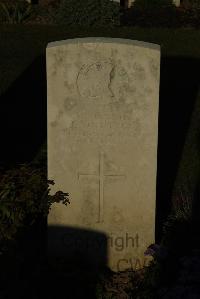 Caterpillar Valley Cemetery Longueval - McIntyre, J