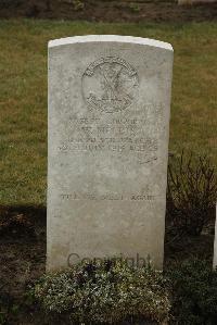 Caterpillar Valley Cemetery Longueval - Mellis, William