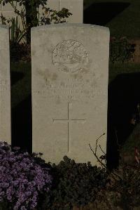 Caterpillar Valley Cemetery Longueval - Middleton, W E