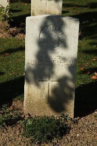 Caterpillar Valley Cemetery Longueval - Miller, Henry