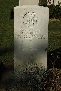 Caterpillar Valley Cemetery Longueval - Miller, J H