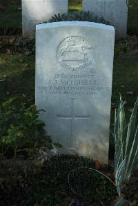 Caterpillar Valley Cemetery Longueval - Mitchell, J J