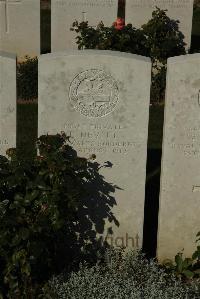 Caterpillar Valley Cemetery Longueval - Nevitt, T