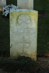 Caterpillar Valley Cemetery Longueval - Orton, S T