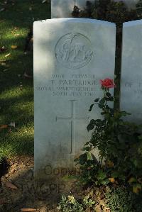 Caterpillar Valley Cemetery Longueval - Partridge, T