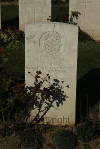 Caterpillar Valley Cemetery Longueval - Pell, G