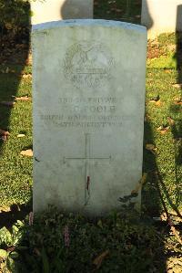 Caterpillar Valley Cemetery Longueval - Poole, G C