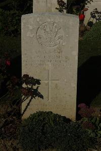 Caterpillar Valley Cemetery Longueval - Pugh, W T