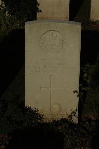 Caterpillar Valley Cemetery Longueval - Richards, Harry