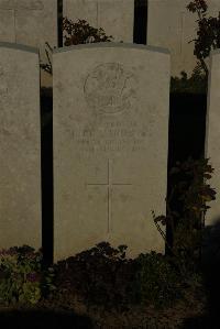 Caterpillar Valley Cemetery Longueval - Richardson, E