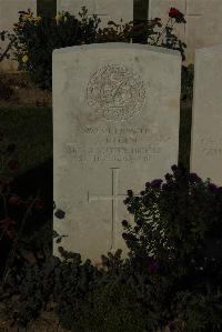 Caterpillar Valley Cemetery Longueval - Roan, J