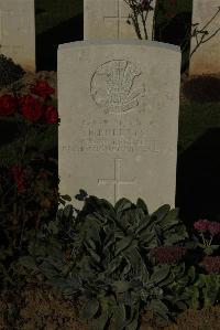 Caterpillar Valley Cemetery Longueval - Roberts, E