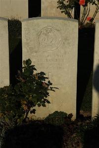 Caterpillar Valley Cemetery Longueval - Rogers, F C