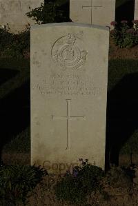 Caterpillar Valley Cemetery Longueval - Rootsey, R J