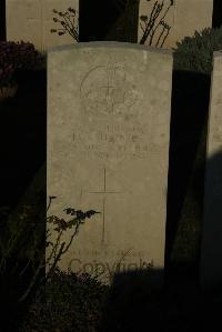 Caterpillar Valley Cemetery Longueval - Saunders, H