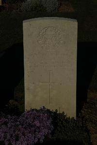 Caterpillar Valley Cemetery Longueval - Sim, John