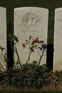 Caterpillar Valley Cemetery Longueval - Sim, Thomas