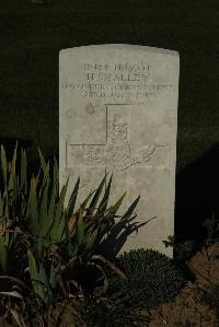 Caterpillar Valley Cemetery Longueval - Smalley, H