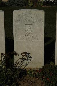 Caterpillar Valley Cemetery Longueval - Smith, Albert