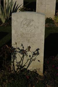 Caterpillar Valley Cemetery Longueval - Smith, F