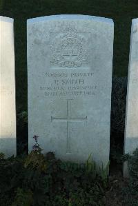 Caterpillar Valley Cemetery Longueval - Smith, P