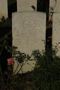 Caterpillar Valley Cemetery Longueval - Smith, Walter