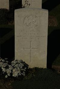 Caterpillar Valley Cemetery Longueval - Smith, W