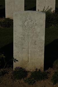 Caterpillar Valley Cemetery Longueval - Spicer, B