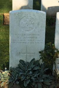 Caterpillar Valley Cemetery Longueval - Spooner, Harry Leonard