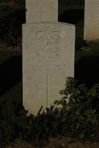 Caterpillar Valley Cemetery Longueval - Spoor, R