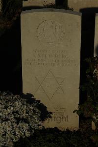 Caterpillar Valley Cemetery Longueval - Steinberg, Isaac