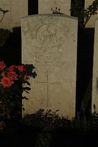 Caterpillar Valley Cemetery Longueval - Taylor, H