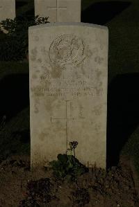 Caterpillar Valley Cemetery Longueval - Taylor, R