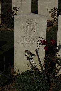 Caterpillar Valley Cemetery Longueval - Thomas, D