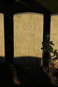 Caterpillar Valley Cemetery Longueval - Thomas, Wilfred William