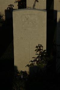 Caterpillar Valley Cemetery Longueval - Thompson, J